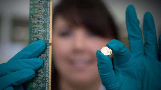 Chinese Scientists Recover 98_ Of Gold From Old Phones In 20 Minutes At Low Cost